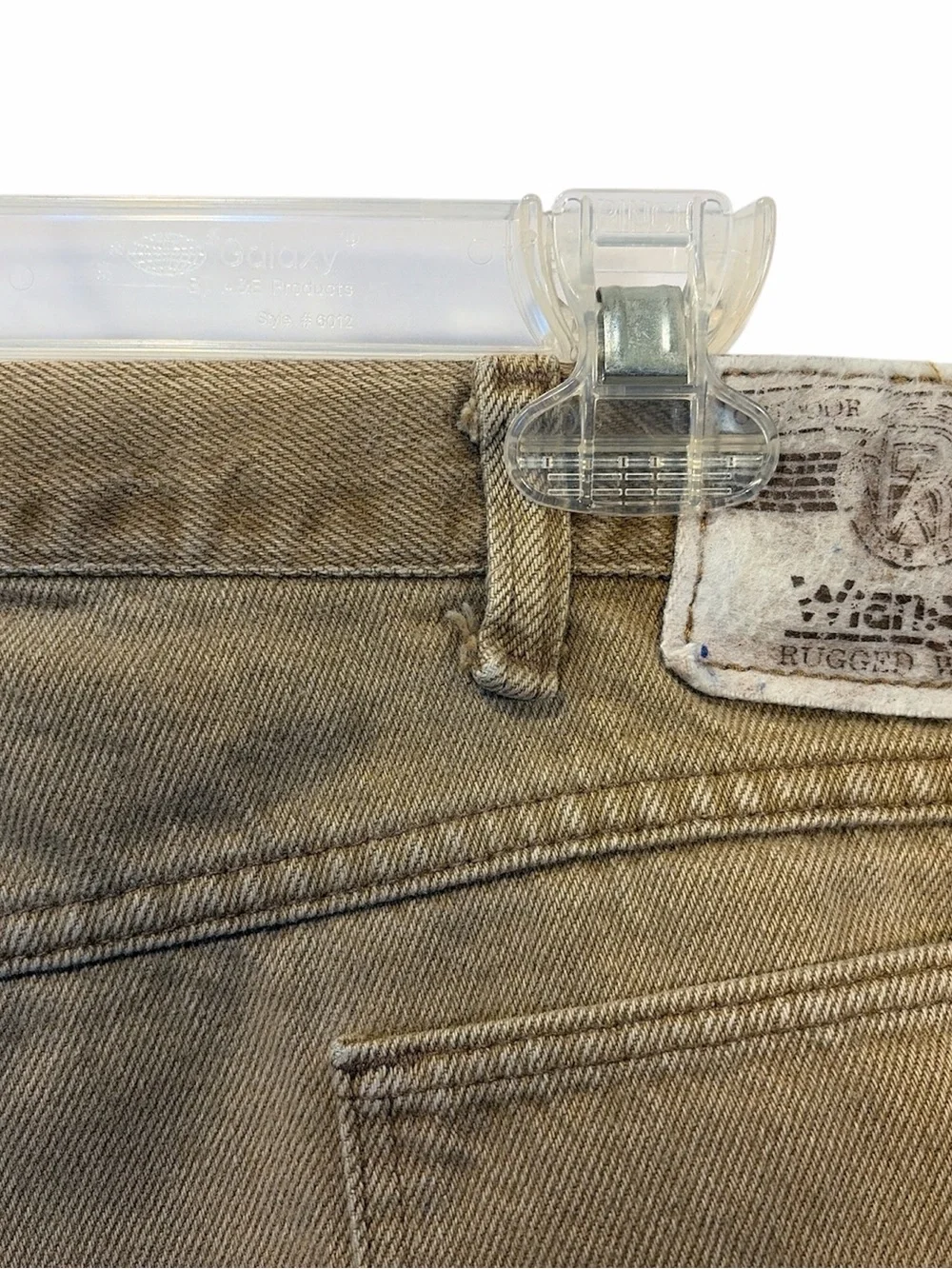 Vintage Wrangler Rugged Wear Tan Straight-Leg Jeans. Size 42 / 34